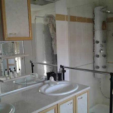 Les 3 Cles فندق مبيت وإفطار 3*